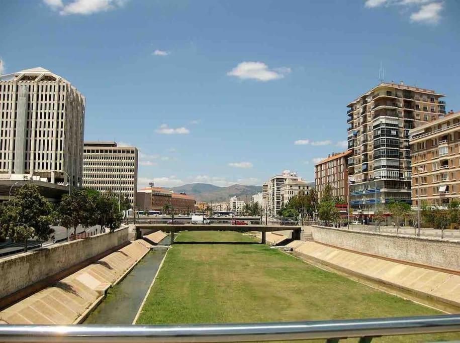 El Rincon De Apolo. Atico Con Aparcamiento Gratis. Apartment Malaga Bagian luar foto