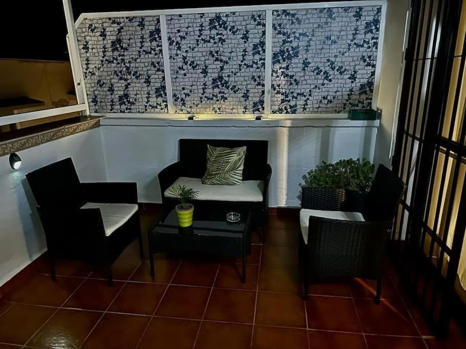 El Rincon De Apolo. Atico Con Aparcamiento Gratis. Apartment Malaga Bagian luar foto